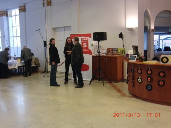 CIMG0225_im Saal-06 mit Beginn 17 Uhr wirds sicher nix mehr.jpg